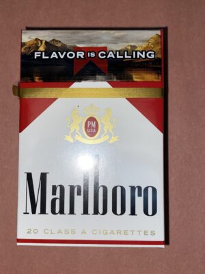 Marlboro Red Short