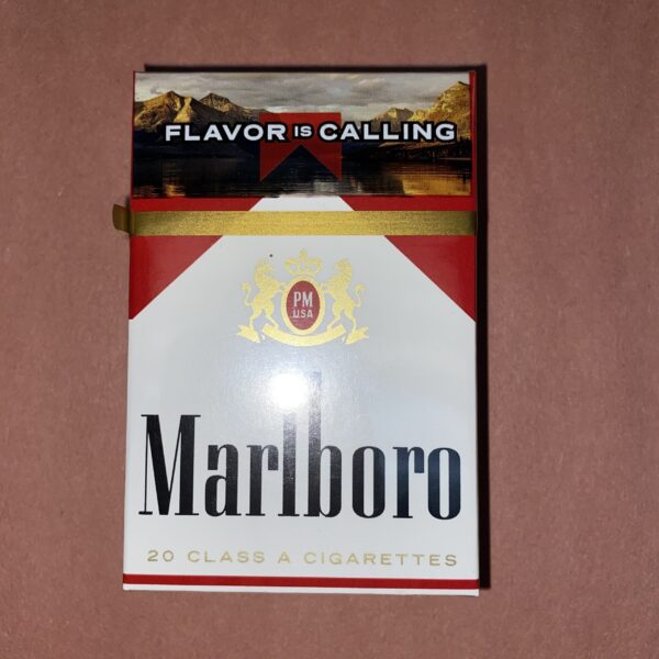 Marlboro Red Short